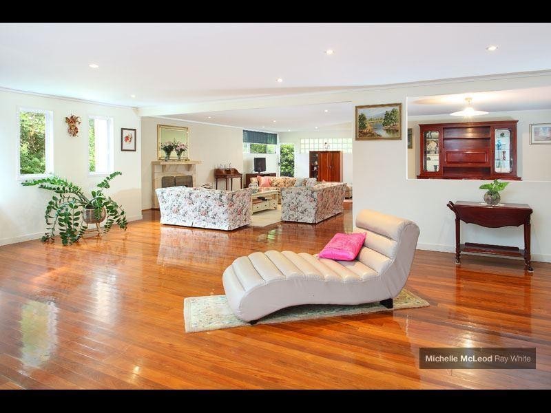 8 Bejimba Street, Kenmore QLD 4069