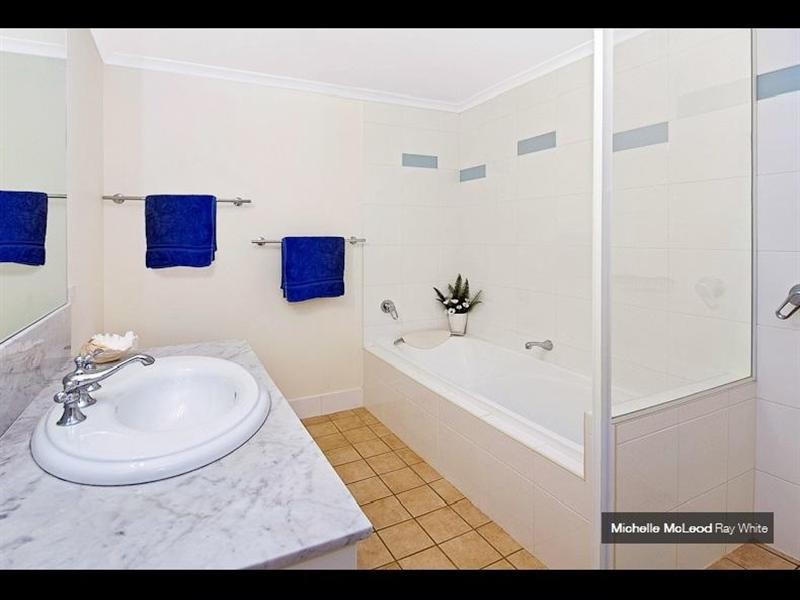 8 Bejimba Street, Kenmore QLD 4069