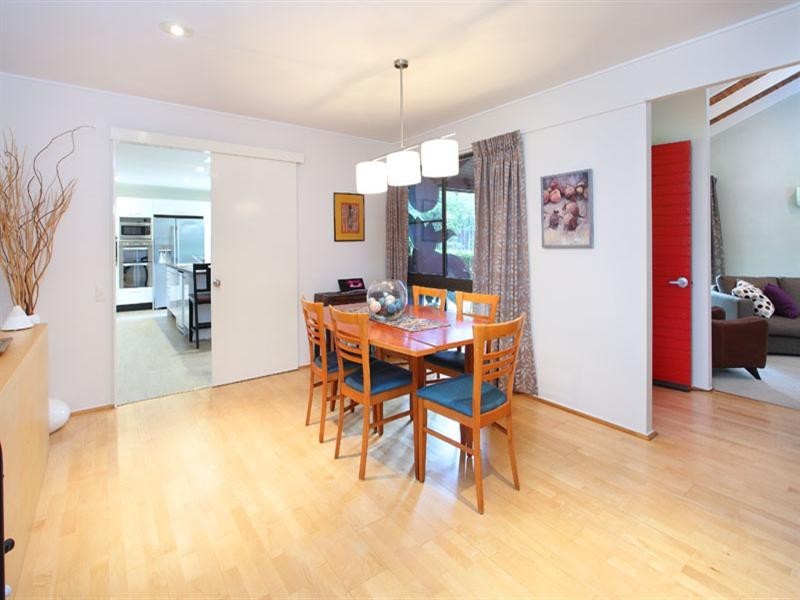 10 Ardell Street, Kenmore QLD 4069