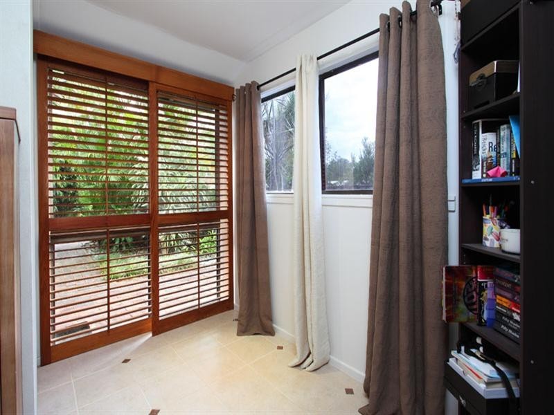 10 Ardell Street, Kenmore QLD 4069