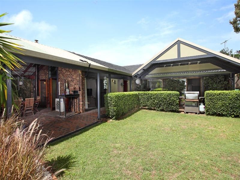 10 Ardell Street, Kenmore QLD 4069