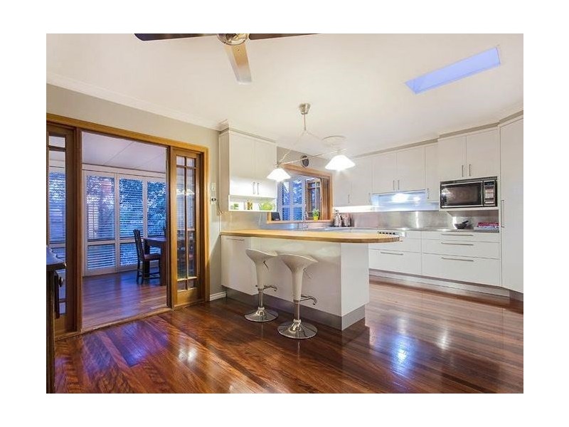 180 Burbong Street, Chapel Hill QLD 4069