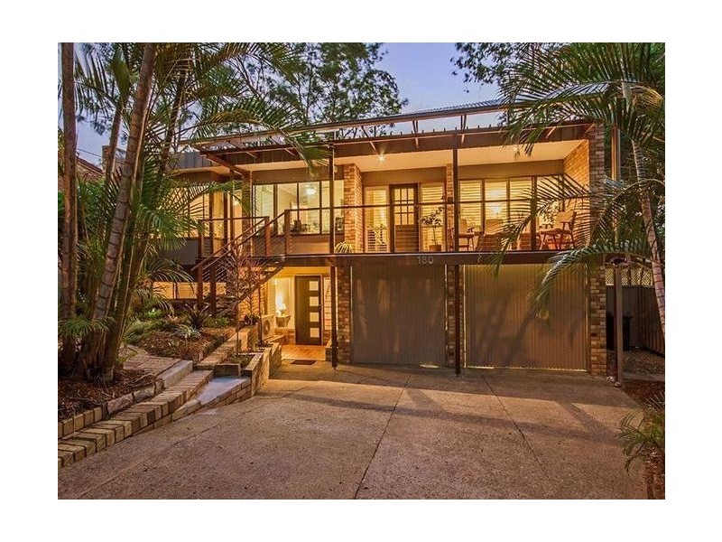 180 Burbong Street, Chapel Hill QLD 4069