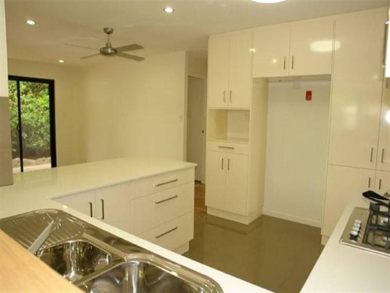 42 Donatello Street, Fig Tree Pocket QLD 4069