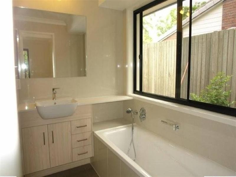 42 Donatello Street, Fig Tree Pocket QLD 4069