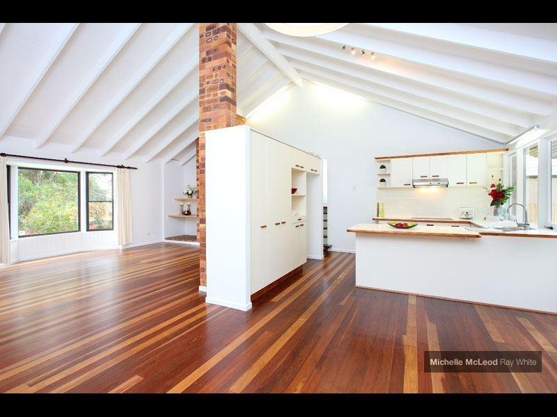 10 Welcome Street, Chapel Hill QLD 4069