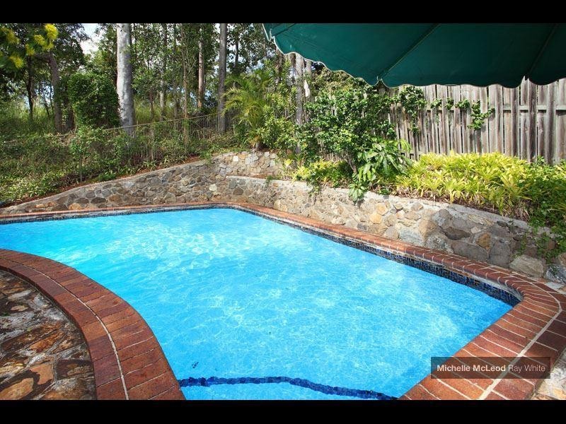 10 Welcome Street, Chapel Hill QLD 4069