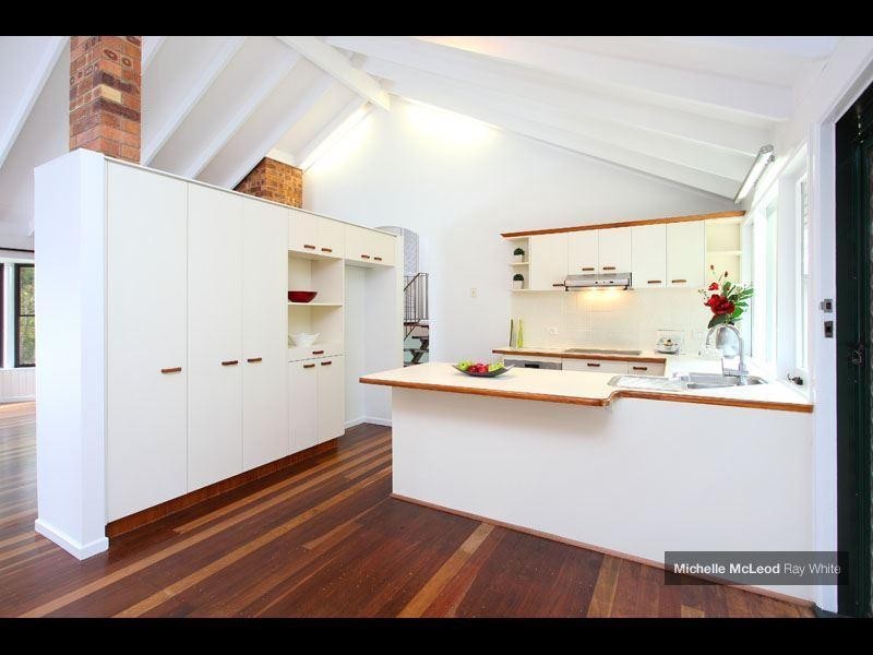 10 Welcome Street, Chapel Hill QLD 4069