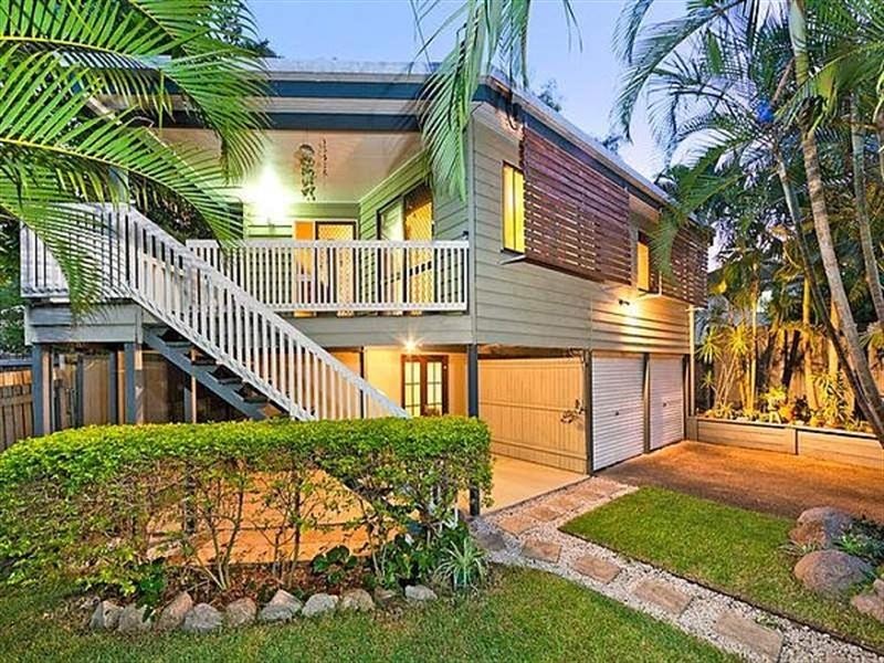 8 Dempster Street, Toowong QLD 4066