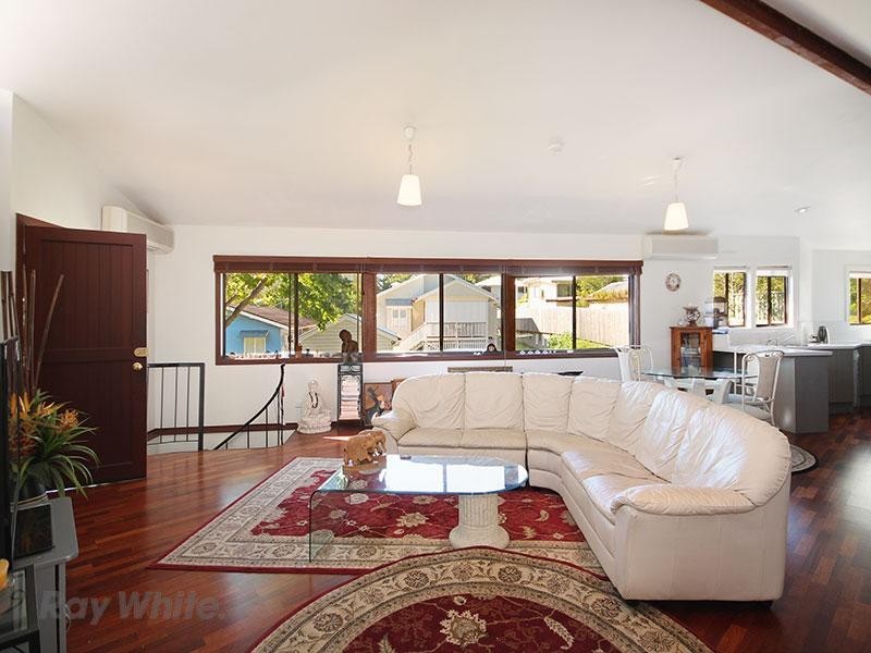 8 Dempster Street, Toowong QLD 4066