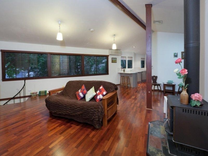 8 Dempster Street, Toowong QLD 4066