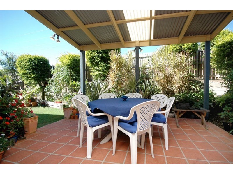 2 Rambler Street, Bardon QLD 4065