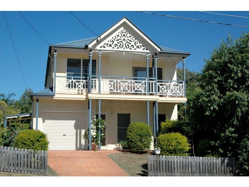 2 Rambler Street, Bardon QLD 4065