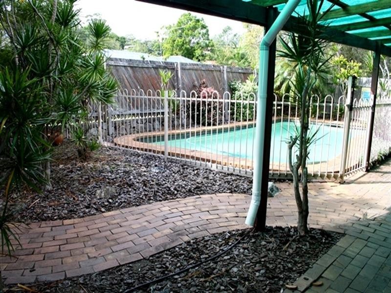 24 Cromarty Street, Kenmore QLD 4069