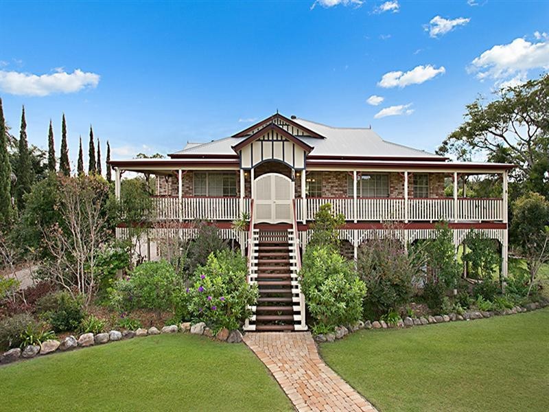 7 Westcott Place, Bellbowrie QLD 4070