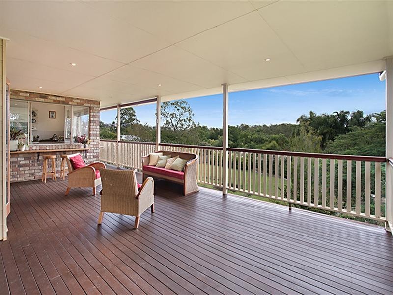 7 Westcott Place, Bellbowrie QLD 4070