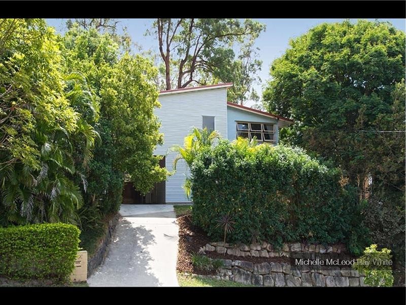 32 Norm Street, Kenmore QLD 4069