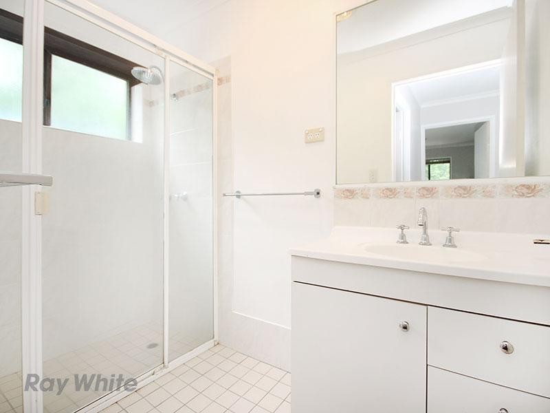 39 Newcomen Street, Indooroopilly QLD 4068