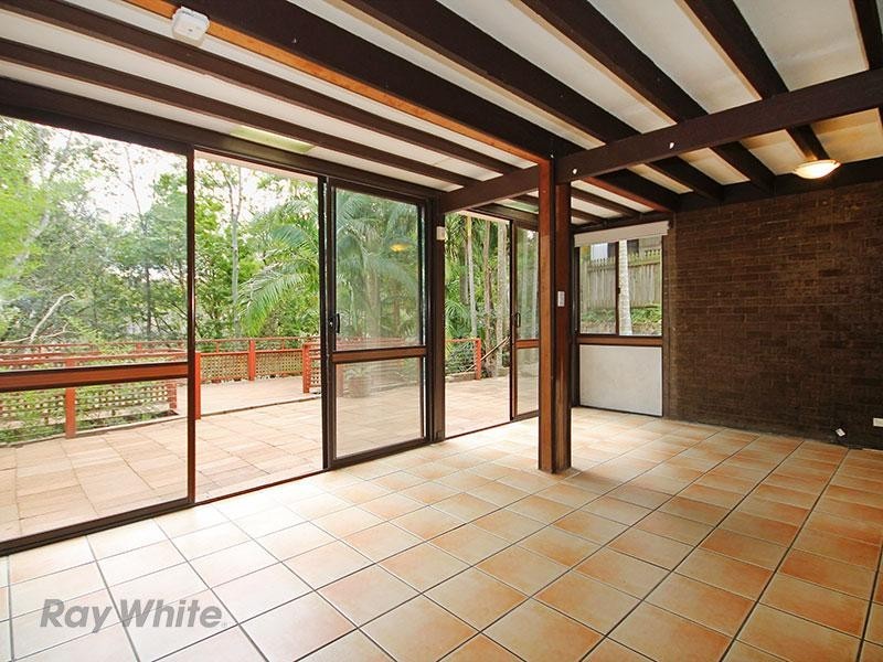 39 Newcomen Street, Indooroopilly QLD 4068