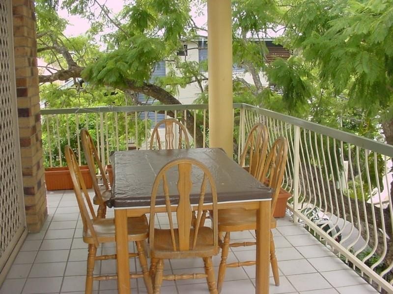 4/39 Raven Street, St Lucia QLD 4067