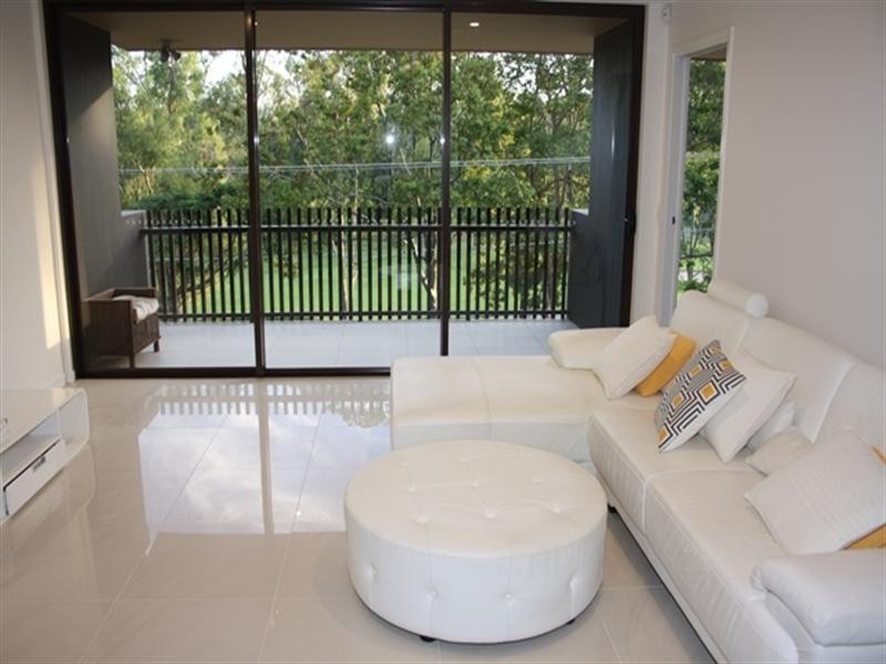 41 Hillside Terrace, St Lucia QLD 4067