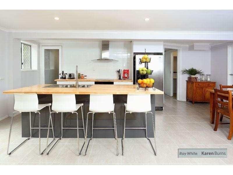 48 Cassandra Street, Chapel Hill QLD 4069