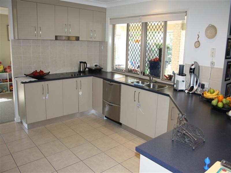 36 Salubris Place, Moggill QLD 4070