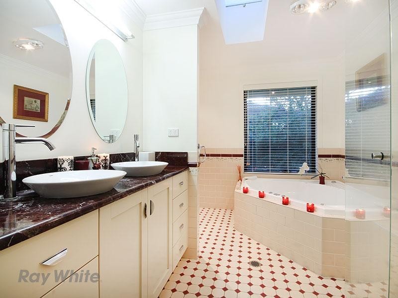 39 Orkney Street, Kenmore QLD 4069