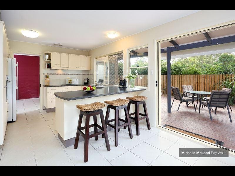 21 Glen Frew Street, Kenmore QLD 4069