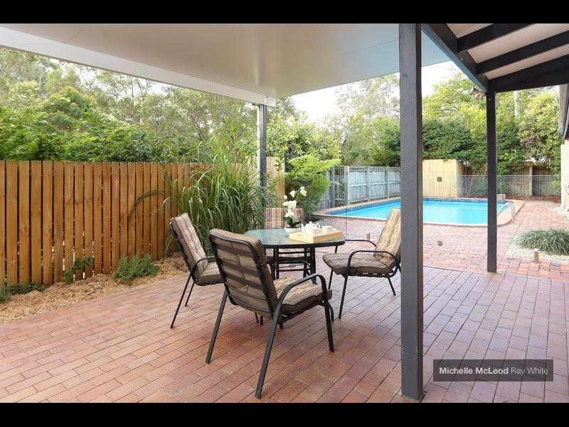 21 Glen Frew Street, Kenmore QLD 4069