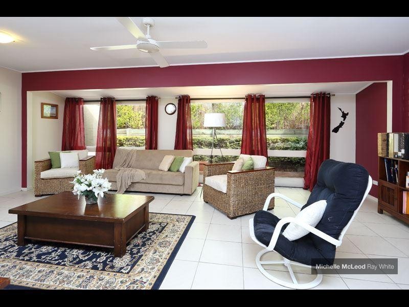 21 Glen Frew Street, Kenmore QLD 4069
