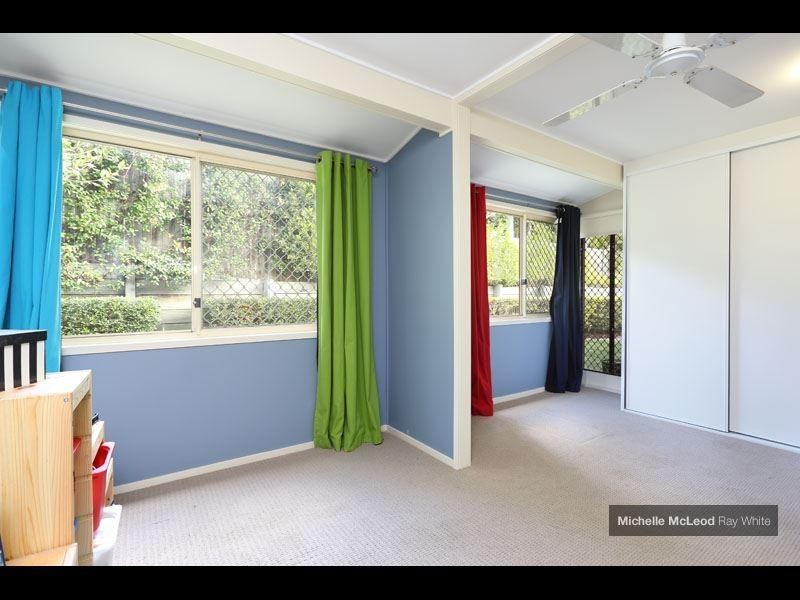 21 Glen Frew Street, Kenmore QLD 4069