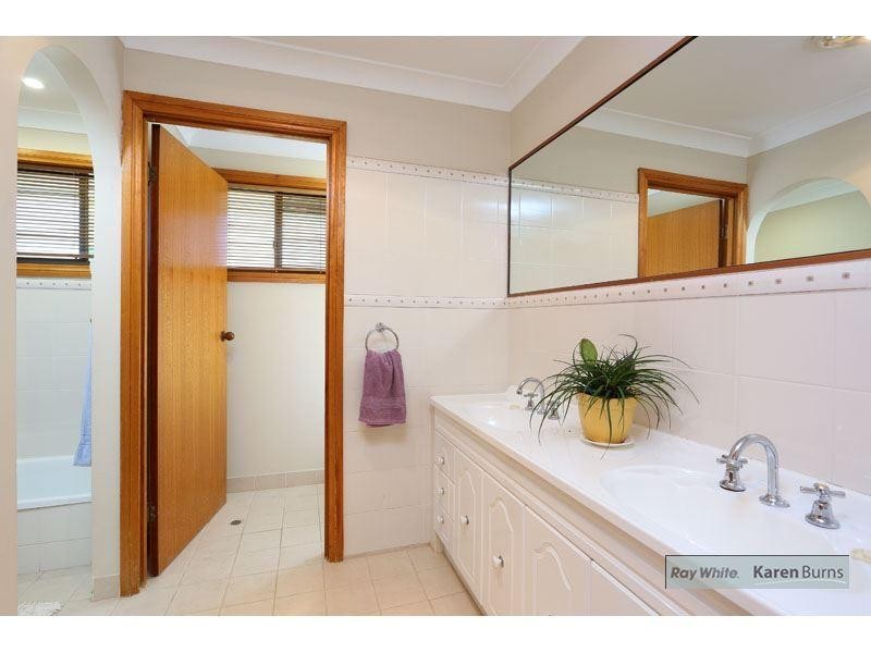 3 Mondra Street, Kenmore QLD 4069