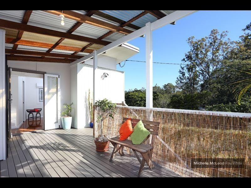 4 Bunning Street, Indooroopilly QLD 4068