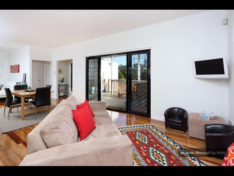 4 Bunning Street, Indooroopilly QLD 4068