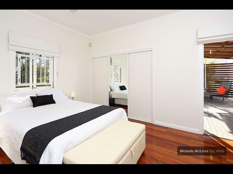 4 Bunning Street, Indooroopilly QLD 4068