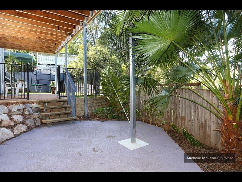 4 Bunning Street, Indooroopilly QLD 4068