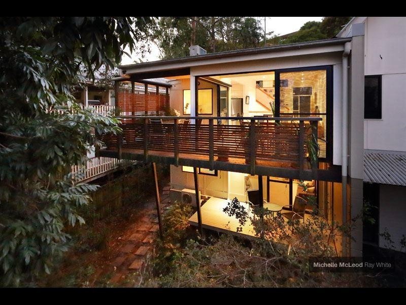 9 Central Avenue, Indooroopilly QLD 4068