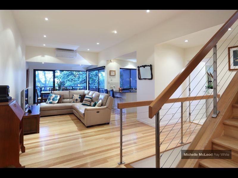 9 Central Avenue, Indooroopilly QLD 4068