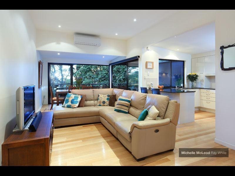 9 Central Avenue, Indooroopilly QLD 4068