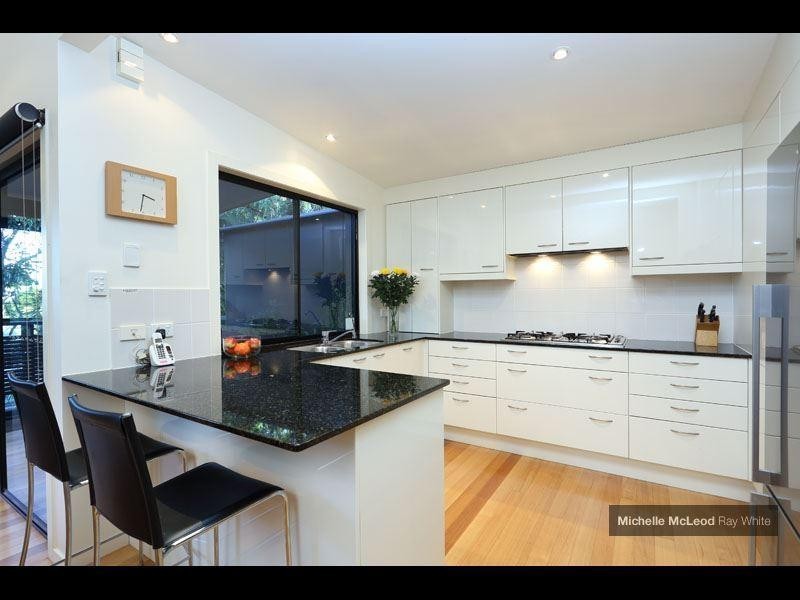 9 Central Avenue, Indooroopilly QLD 4068