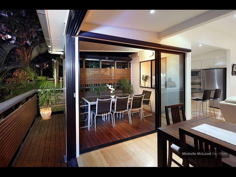 9 Central Avenue, Indooroopilly QLD 4068