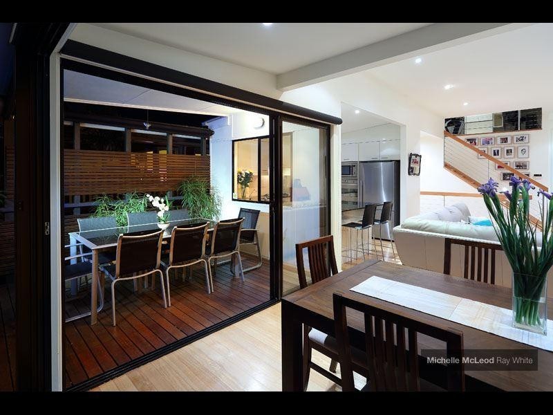 9 Central Avenue, Indooroopilly QLD 4068