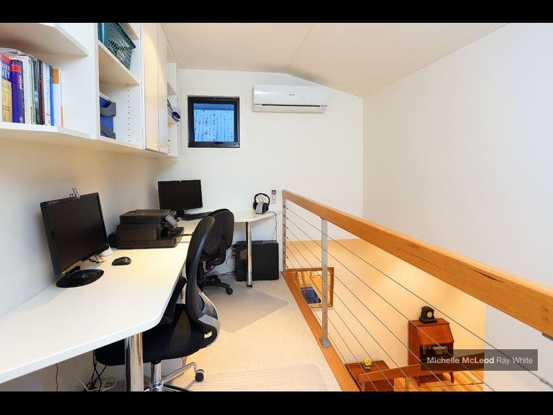 9 Central Avenue, Indooroopilly QLD 4068