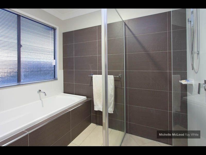 46 Chapman Street, Chapel Hill QLD 4069