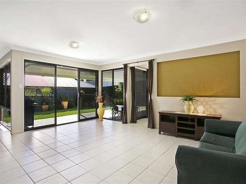 12 Arthur Terrace, Moggill QLD 4070