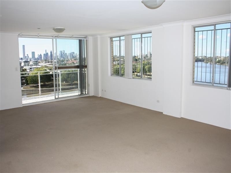 19/2 Sandford Street, St Lucia QLD 4067