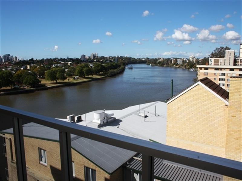 19/2 Sandford Street, St Lucia QLD 4067