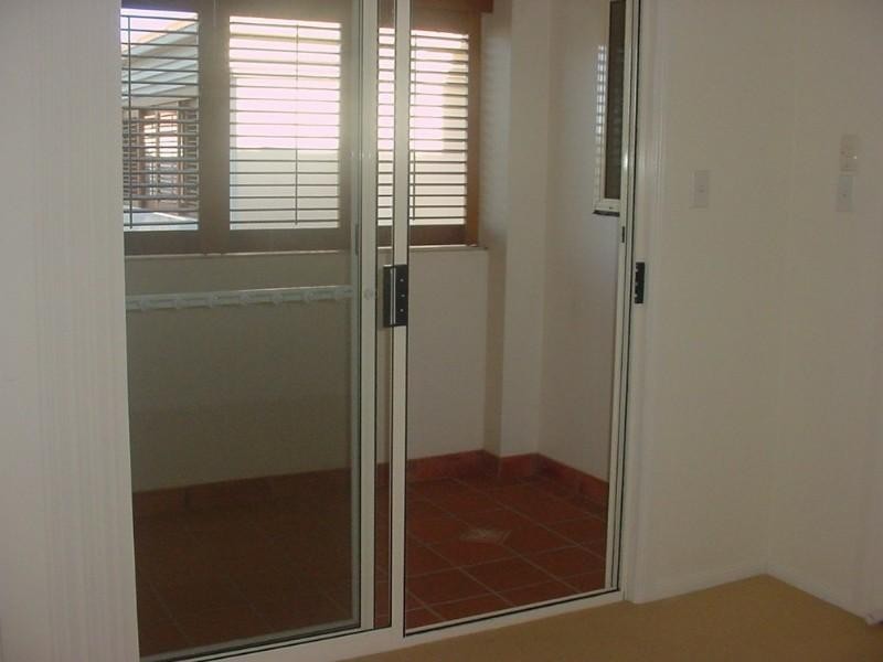 4/47 Warren Street, St Lucia QLD 4067