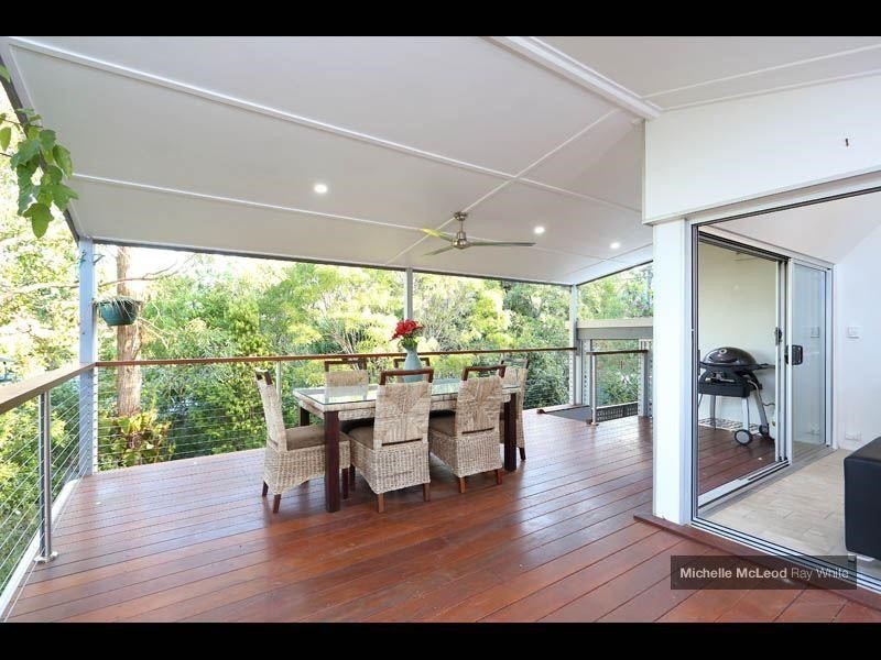 20 Stralock Street, Chapel Hill QLD 4069